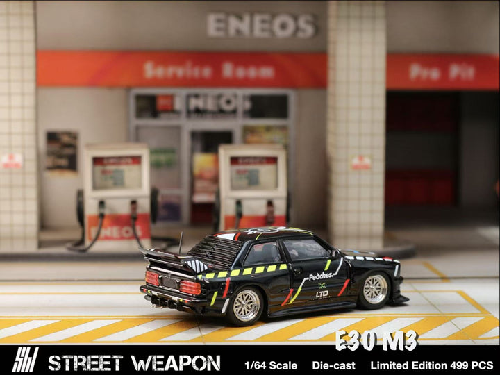 Street Weapon 1:64 BMW LTO E30 M3 Peaches And Benz W140 S600 Black Grey (2 Versions)