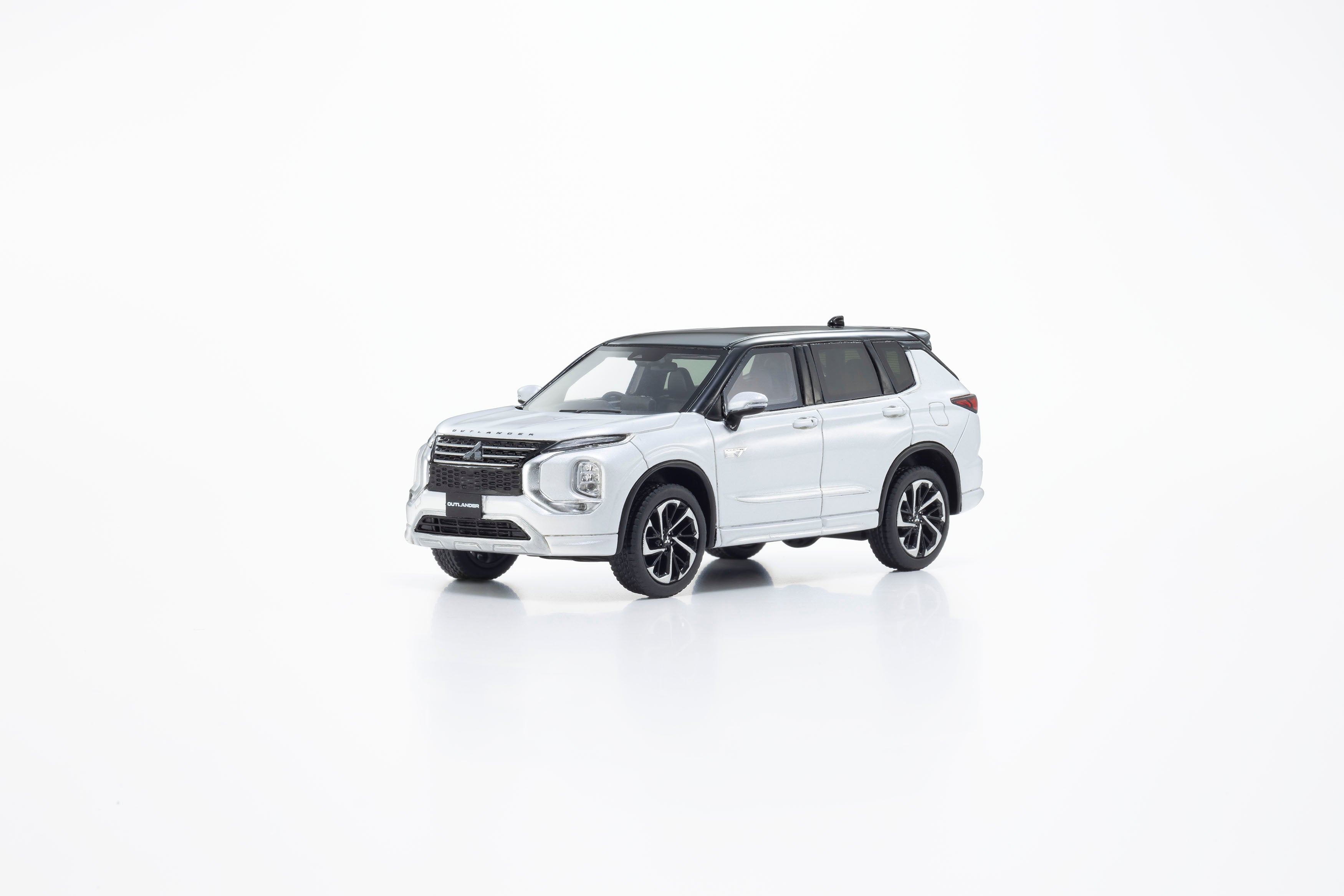 Kyosho 1:43 Mitsubishi Outlander (2 Colours) – Horizon Diecast