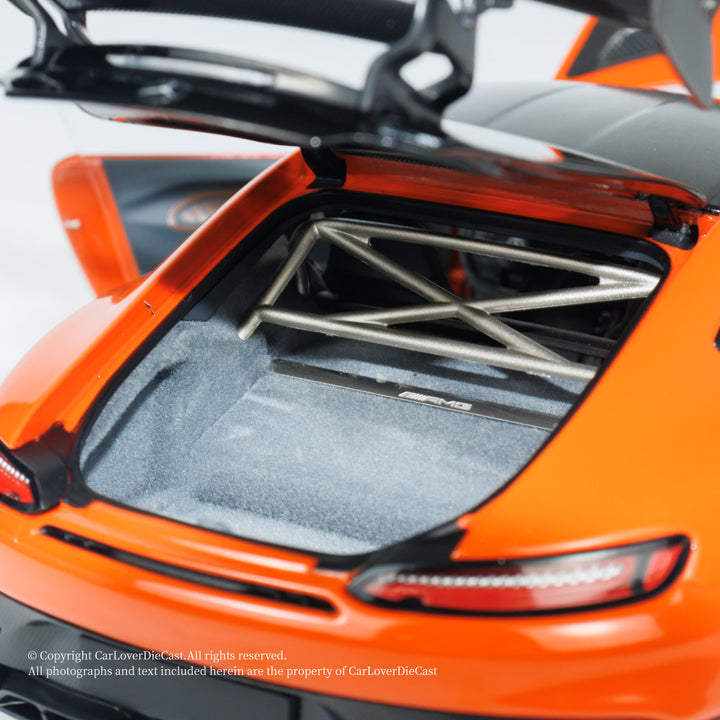 MINICHAMPS 1:18 MERCEDES-AMG GT BLACK SERIES 2021 ORANGE 113032026