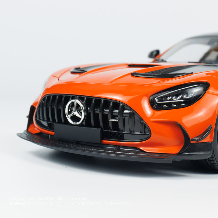 MINICHAMPS 1:18 MERCEDES-AMG GT BLACK SERIES 2021 ORANGE 113032026