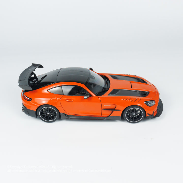 MINICHAMPS 1:18 MERCEDES-AMG GT BLACK SERIES 2021 ORANGE 113032026