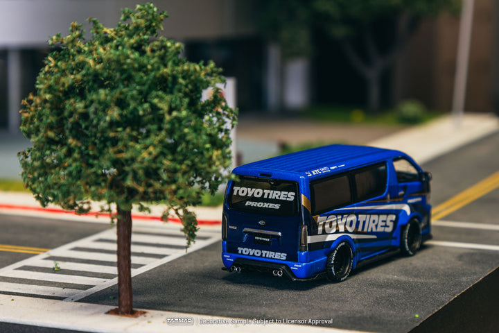 Tarmac Works 1:64 Toyota Hiace Widebody Toyo Tires T64-038-TOYO
