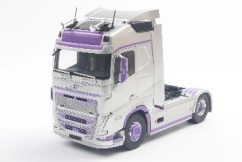 Preorder] Solido 1:24 VOLVO TRUCKS FH GLOBETROTTER XL SILVER