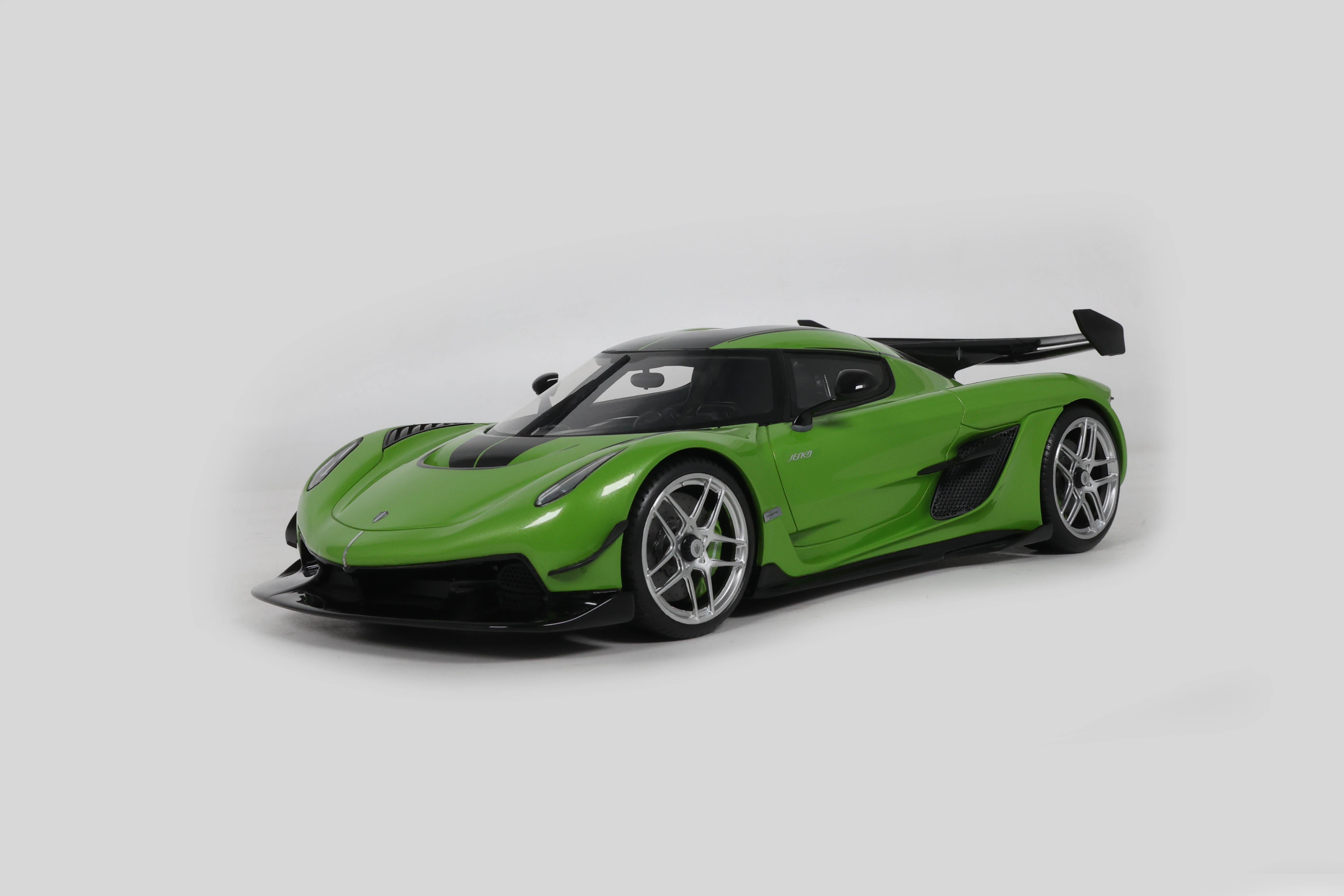 Preorder] GT Spirit 1:18 KOENIGSEGG JESKO GREEN 2024 GT988