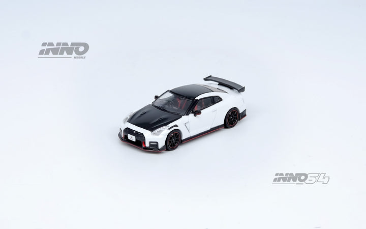 Inno64 1:64 NISSAN GT-R (R35) NISMO White IN64-R35N-WHI