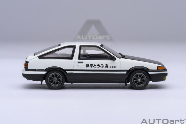 AutoArt 1:64 Toyota Sprinter Trueno "Initial D" Project D Final Vers. 20036