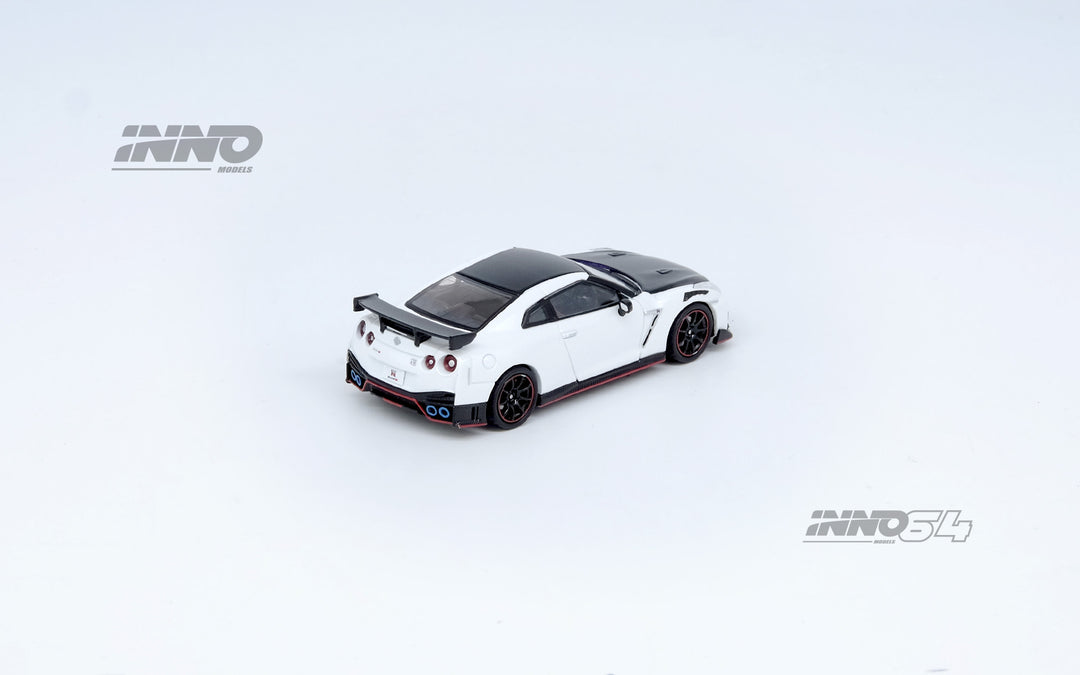 Inno64 1:64 NISSAN GT-R (R35) NISMO White IN64-R35N-WHI