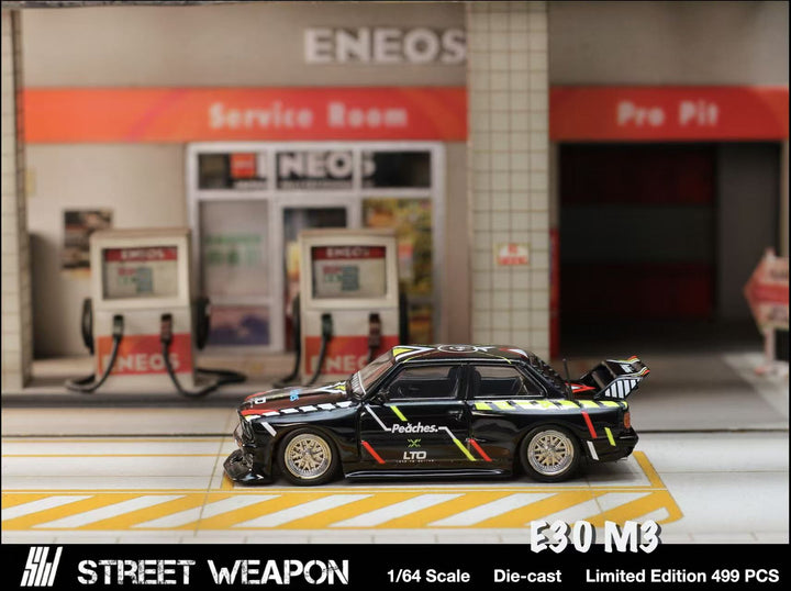 Street Weapon 1:64 BMW LTO E30 M3 Peaches And Benz W140 S600 Black Grey (2 Versions)