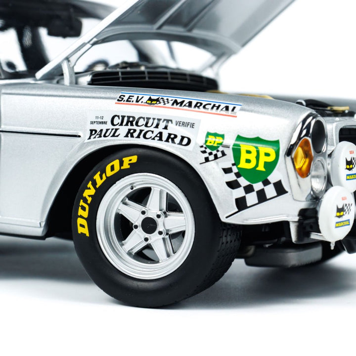 MINICHAMPS 1:18 Mercedes-Benz 300 SEL 6.8 AMG - 1971 - SILVER