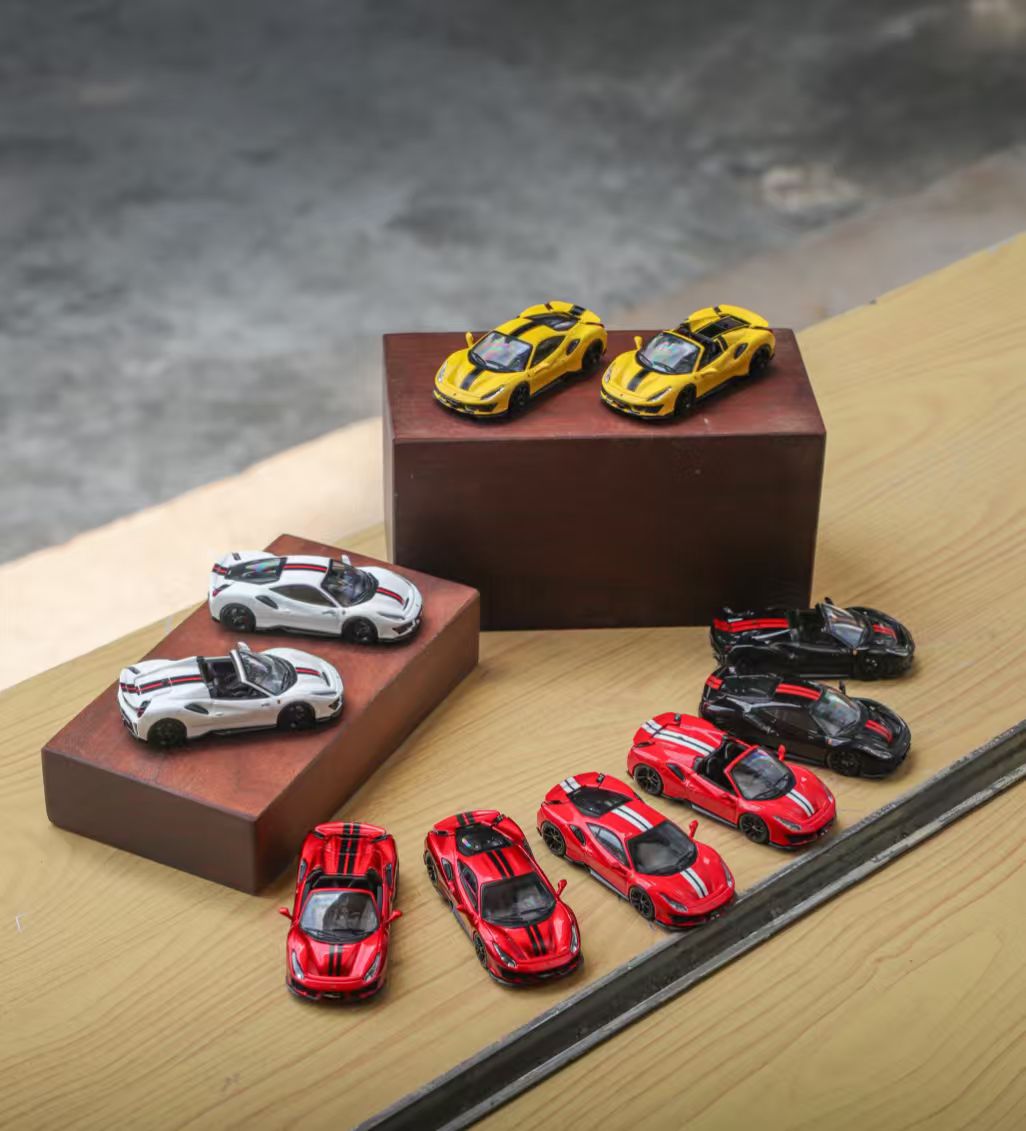 Preorder] DMH 1:64 Ferrari 488 Pista Novitec Coupe (6 Colours