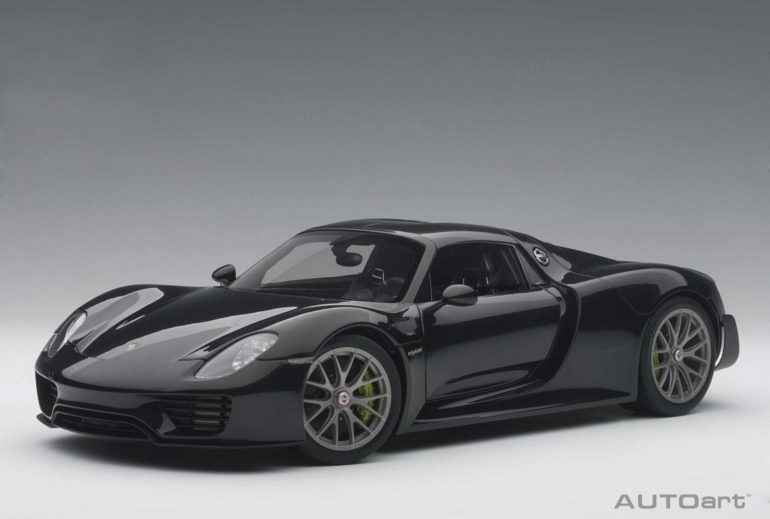 AUTOart 1:18 Porsche 918 Spyder Weissach Package (Basalt Black
