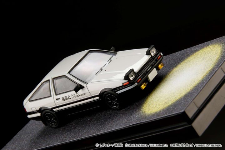 Hobby Japan 1:64 Toyota SPRINTER TRUENO GT APEX (AE86) / INITIAL D Engine Mounted Model with Wataru Akiyama