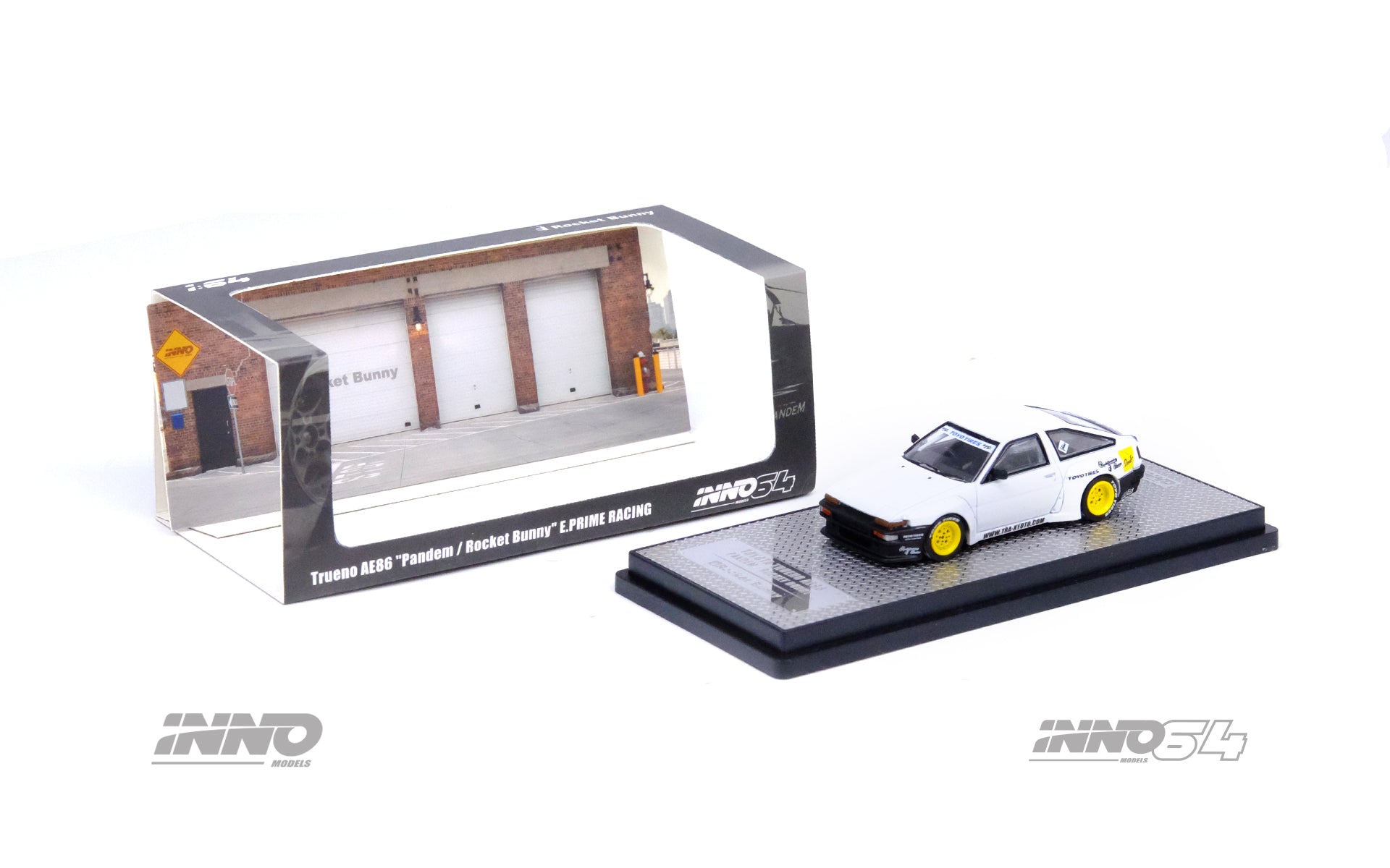 Inno64 1:64 Toyota Corolla Trueno AE86 PANDEM / ROCKET BUNNY White