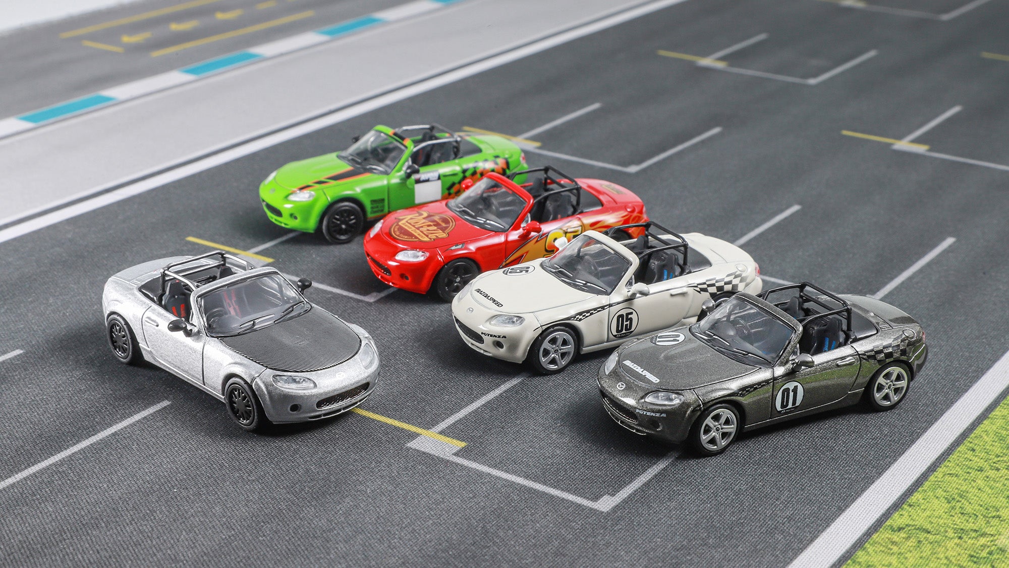 DCT 1:64 Mazda MX-5 Racing Livery (5 Colors) – Horizon Diecast