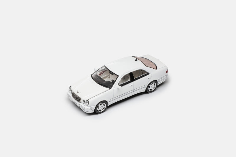 Maxwell Model 1:64 Mercedes-Benz E320 W210 (4 Colours) – Horizon