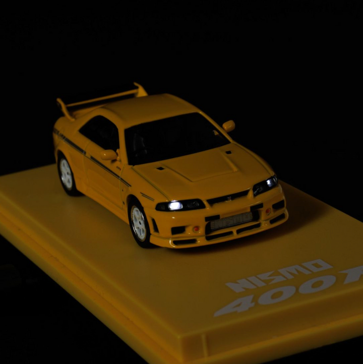 Kyosho 1:64 Mini Car & Book Nissan Nismo 400R Yellow 07128LY