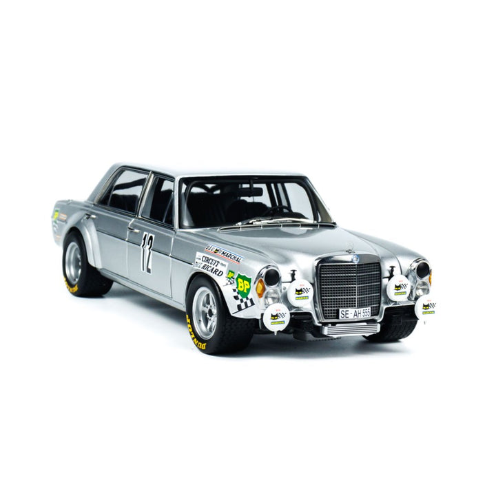 MINICHAMPS 1:18 Mercedes-Benz 300 SEL 6.8 AMG - 1971 - SILVER