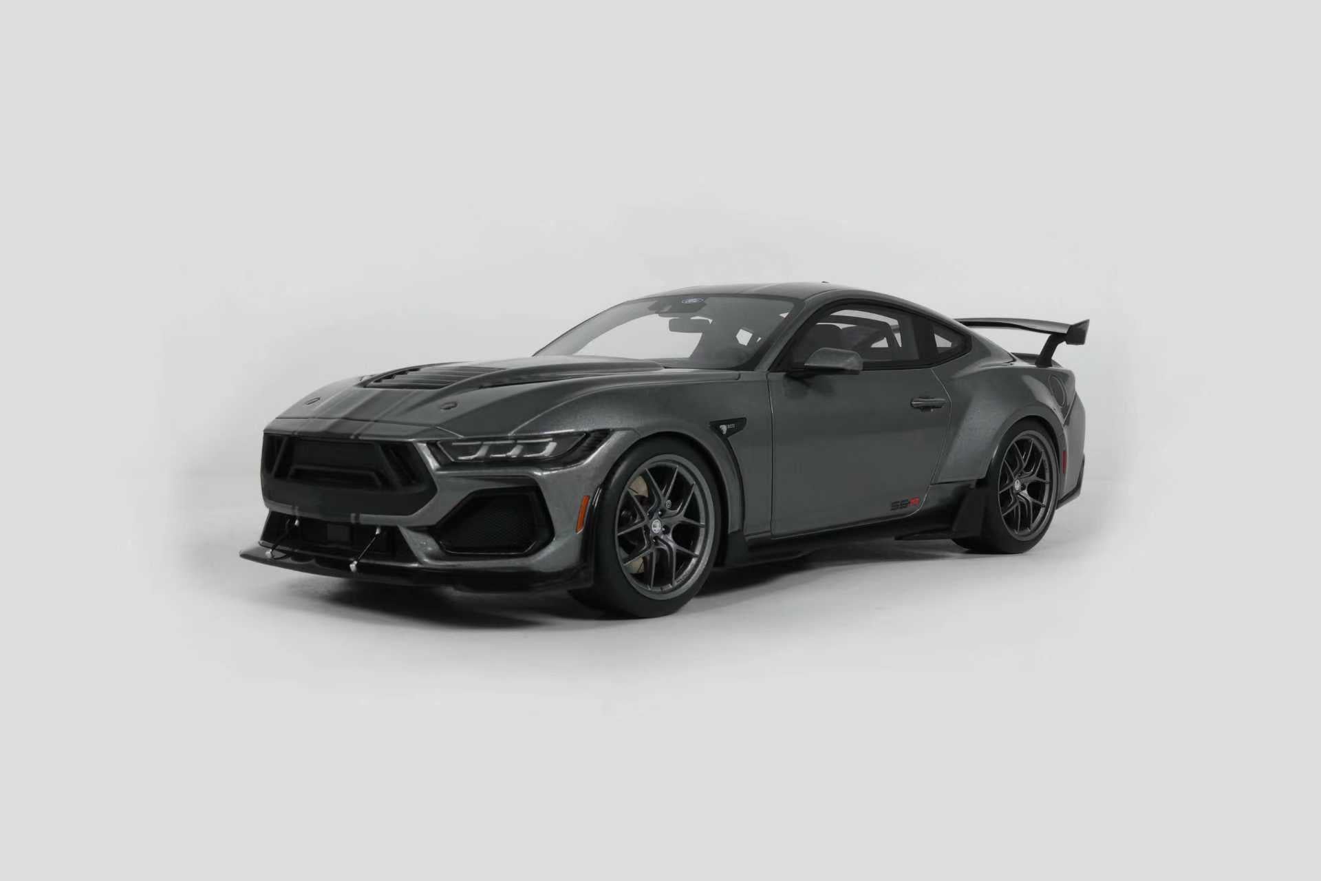 Preorder] GT Spirit 1:18 Ford Shelby Super Snake-R 2026 Carbonized