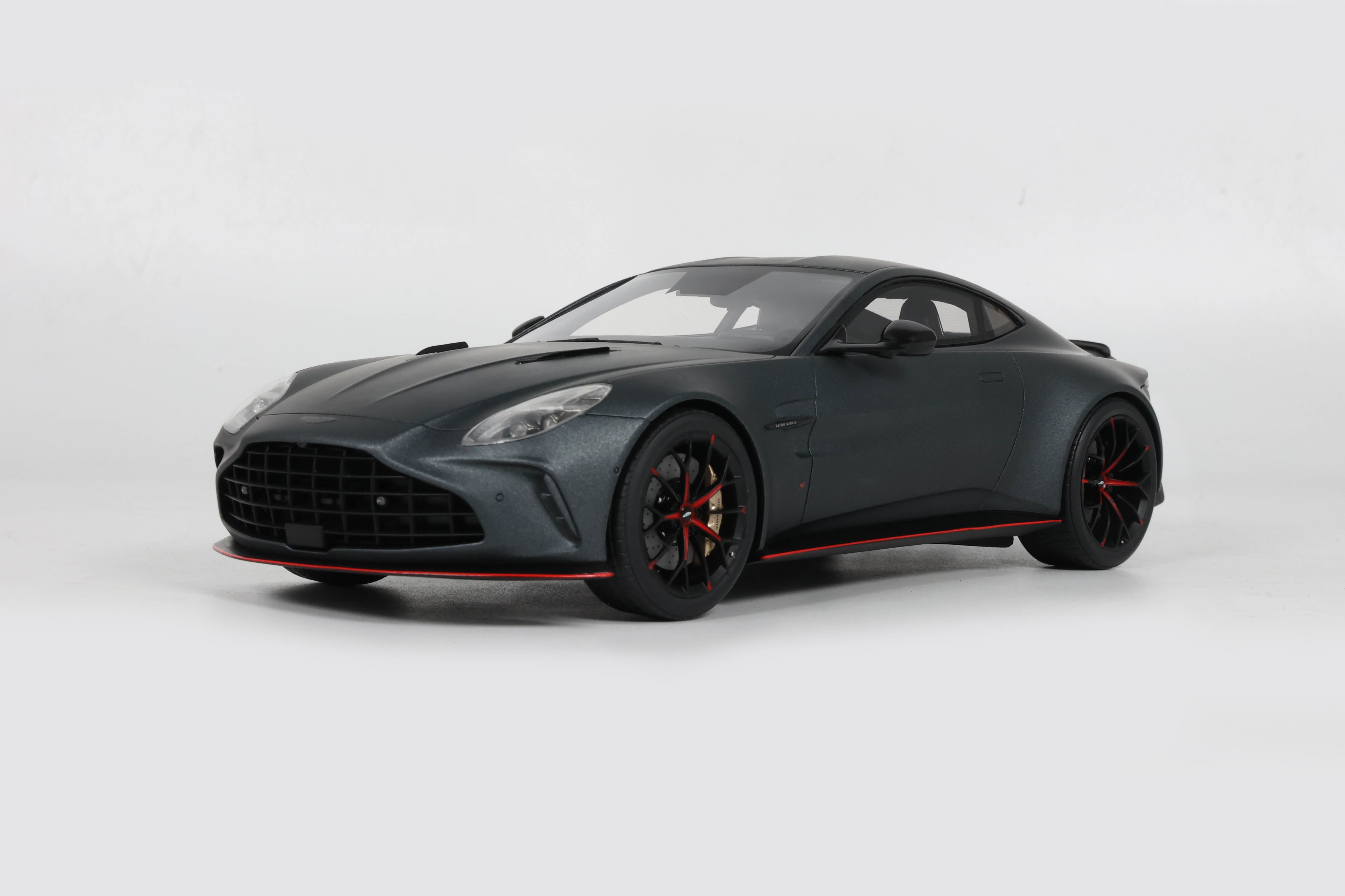 Preorder] GT Spirit 1:18 ASTON MARTIN VANTAGE S SATIN XENON GREY