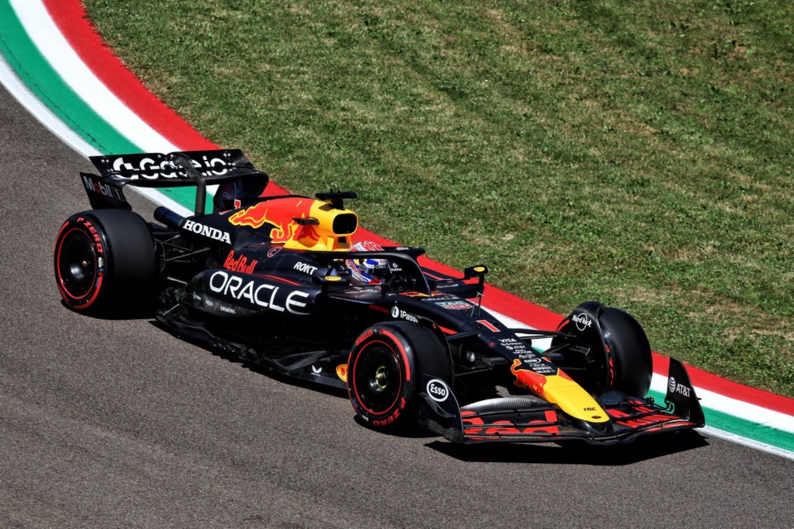 MINICHAMPS 1:64 ORACLE RED BULL RACING RB21 - MAX VERSTAPPEN