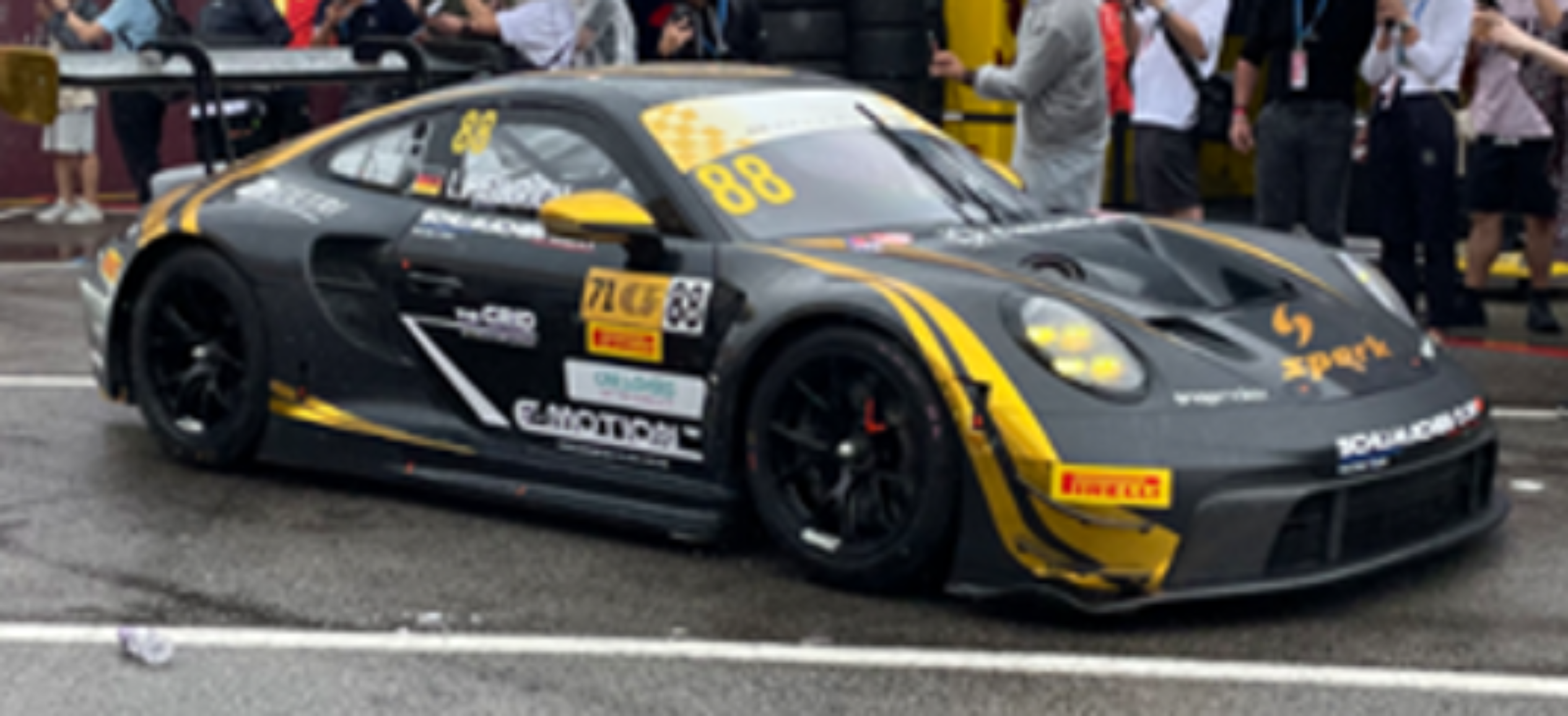 Preorder] Spark 1:43 Porsche 911 GT3 R (992) No.88