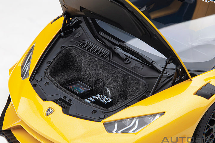 AUTOart 1:18 Liberty Walk LB Silhouette Works Huracan GT Metallic Yellow