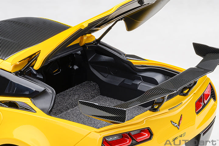 AUTOart 1:18 Chevrolet Corvette ZR1 (Racing Yellow Tintcoat)