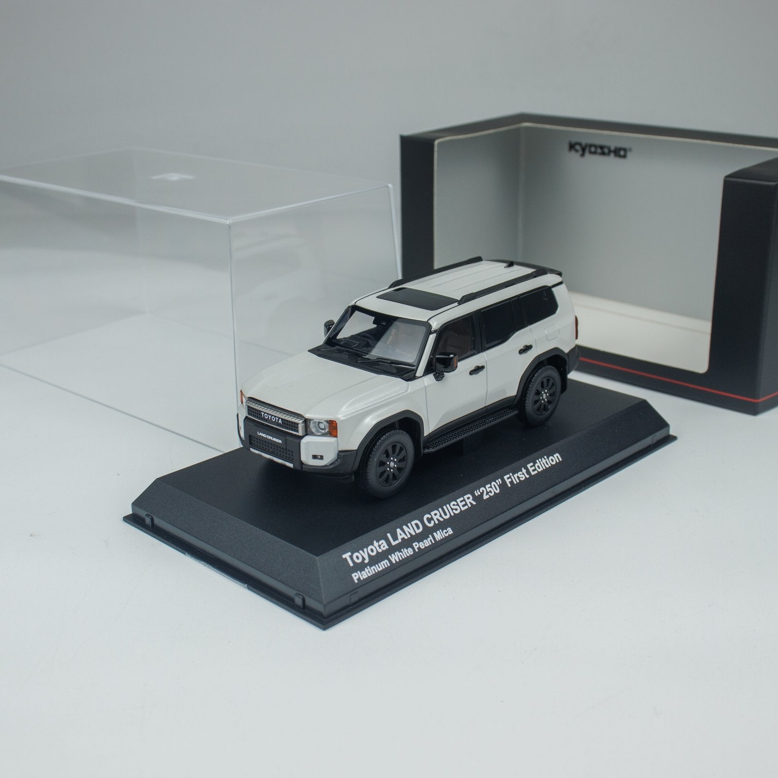 Kyosho 1:43 Toyota Land Cruiser 250 ZX First Edition KS03927PW1