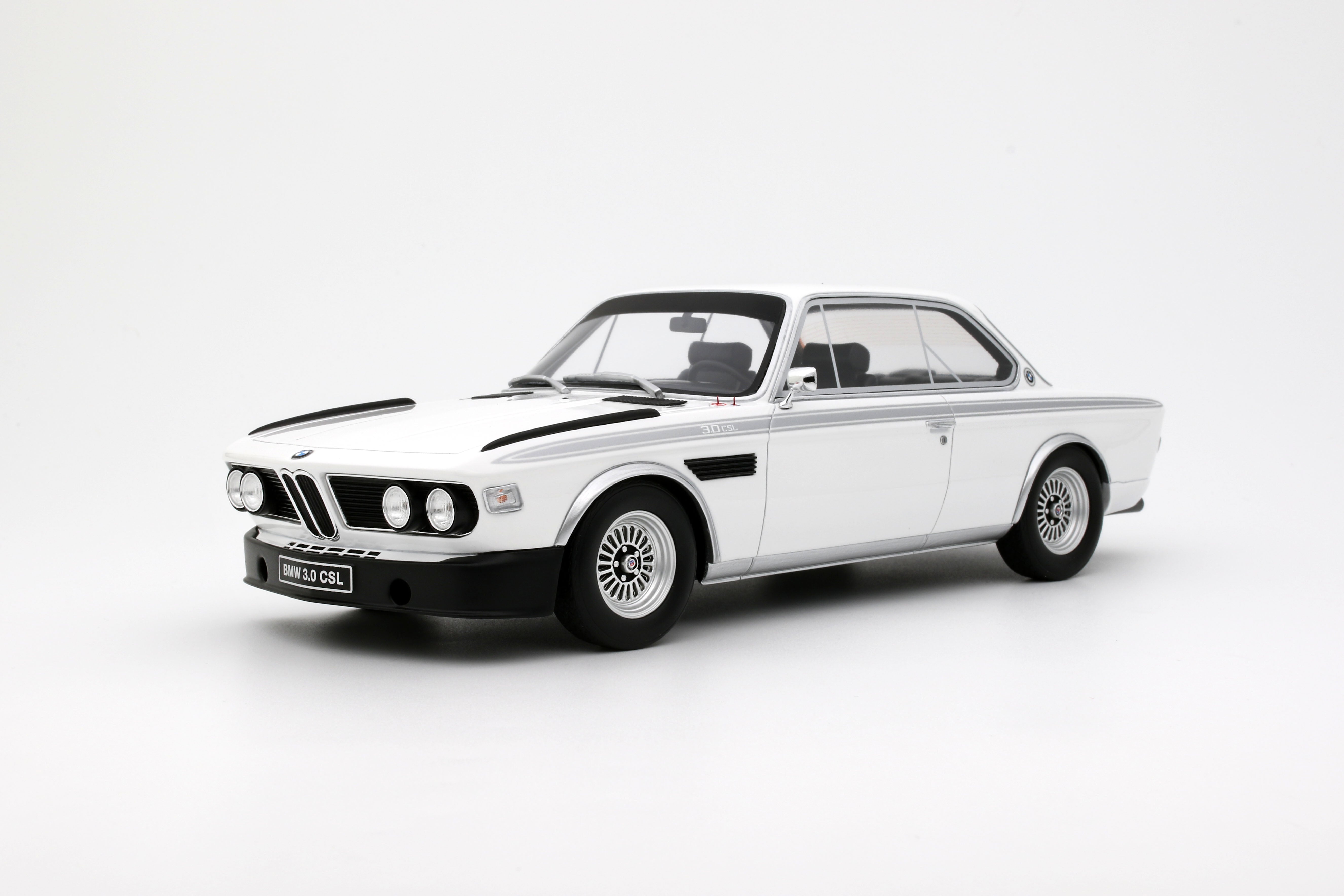 1/18 BMW 3.0 CSI（E9）クーペ 1972 ホワイト 希少美品 Preorder] OttO 1:18 BMW 3.0 CSL CHAMONIX WHITE 1972 OT1145