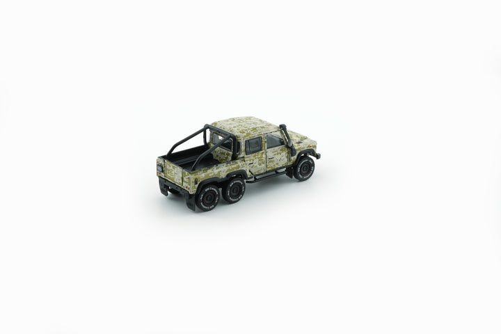 BM Creation 1:64 Land Rover 2016 Defender 110 Pick Up Green