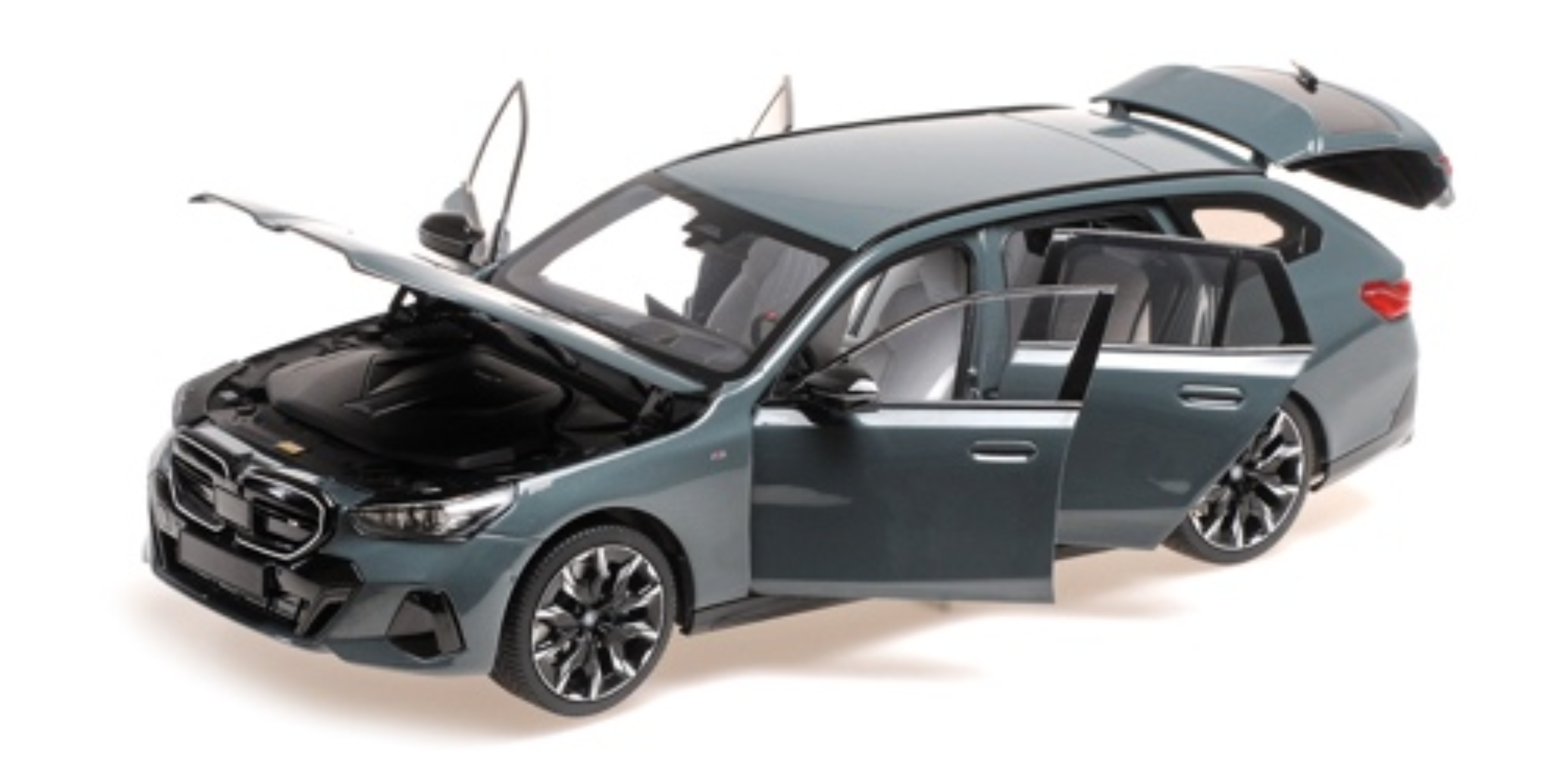 ミニチャンプス 1/18 i5 M60 ツーリング (G61) MINICHAMPS 110023601