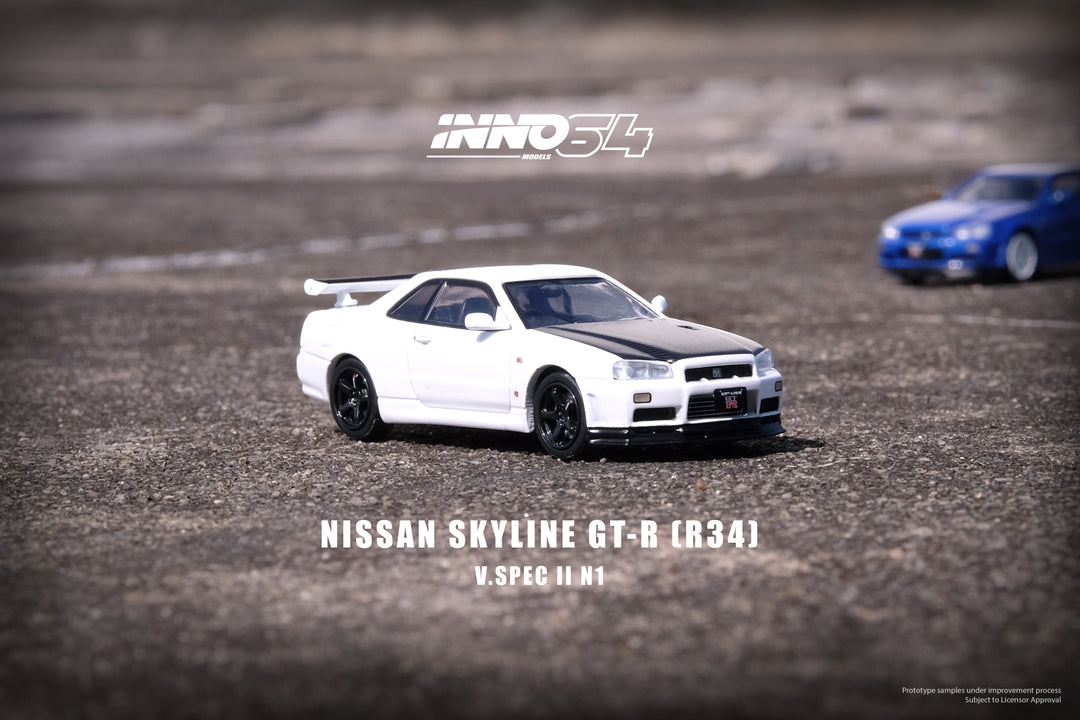 Inno64 1:64 Nissan Skyline GT-R (R34) V-Spec II N1 White With Carbon Hood IN64-R34VS-WHI