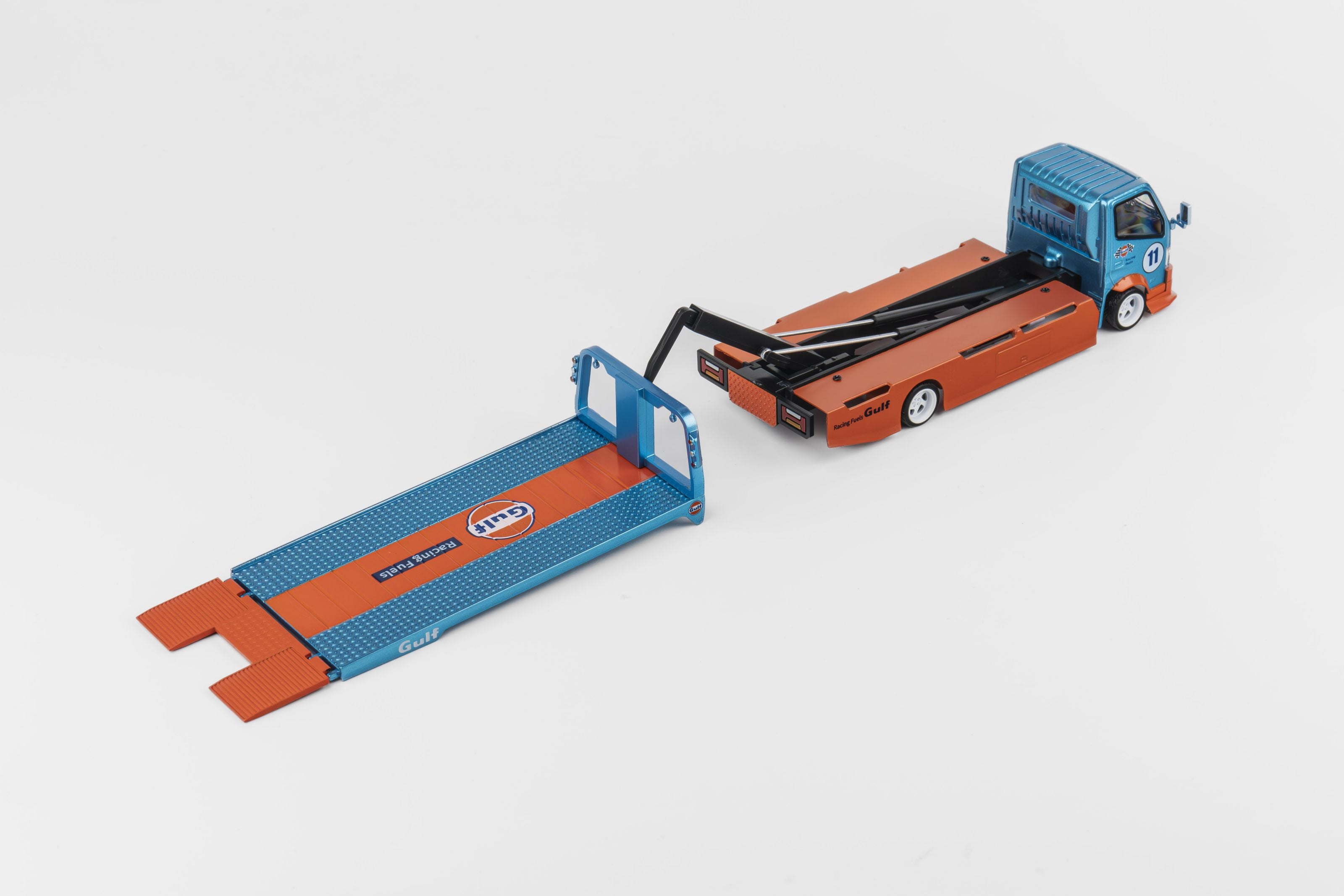 Microturbo 1:64 Flatbed Tow Truck - Gulf – Horizon Diecast