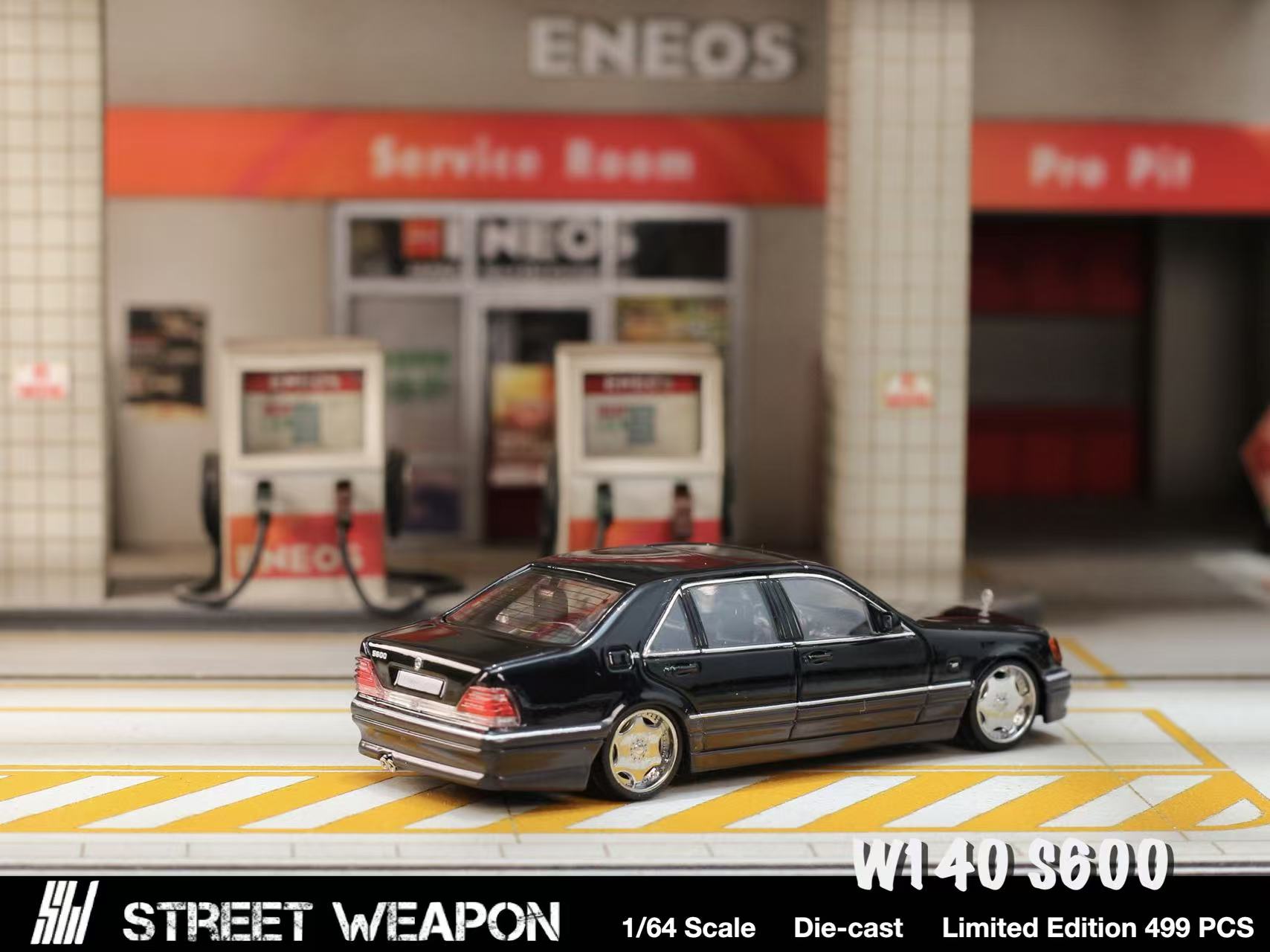 Street Weapon 1:64 BMW LTO E30 M3 Peaches And Benz W140 S600 Black
