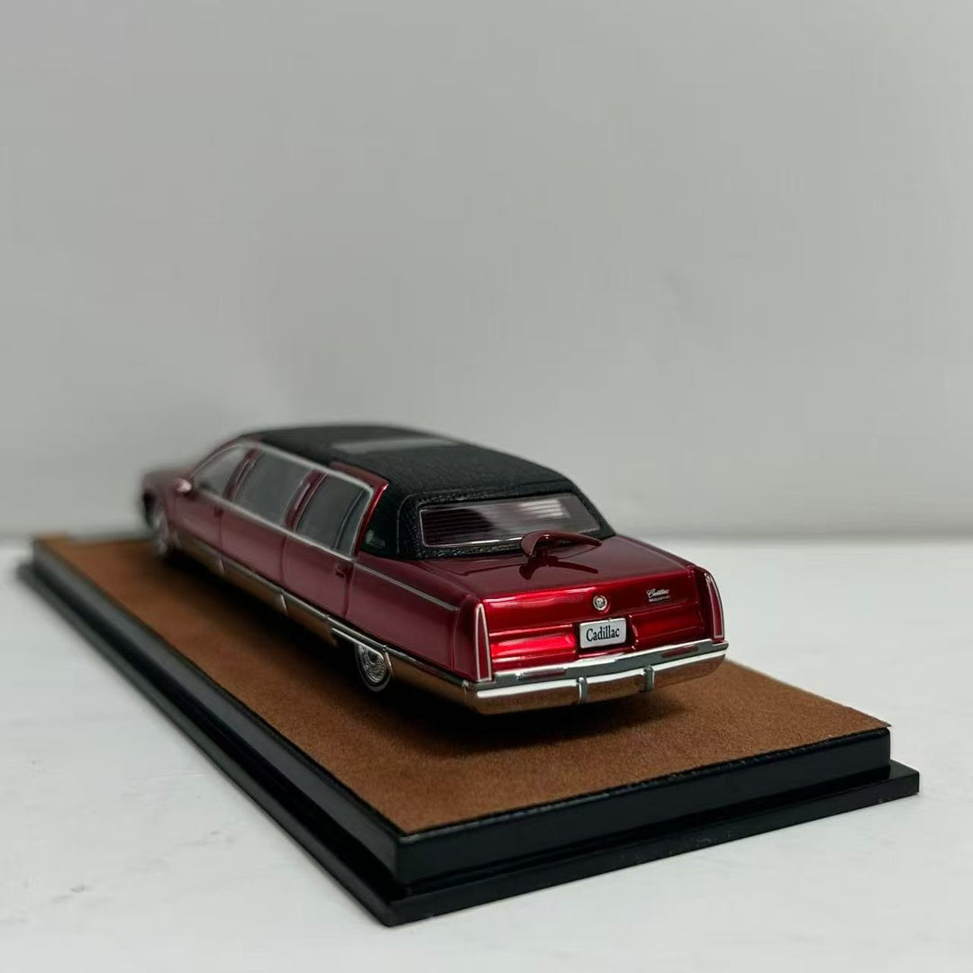 XiaoGuang Model 1:64 Cadillac Fleetwood Limousine (4 Colours)