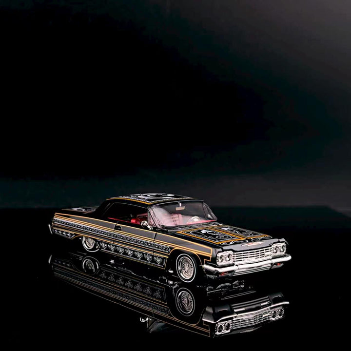 [Preorder] Fine Works 1:64 Chevrolet Impala Lowrider Black Gold Bouncing Car (2 Versions)