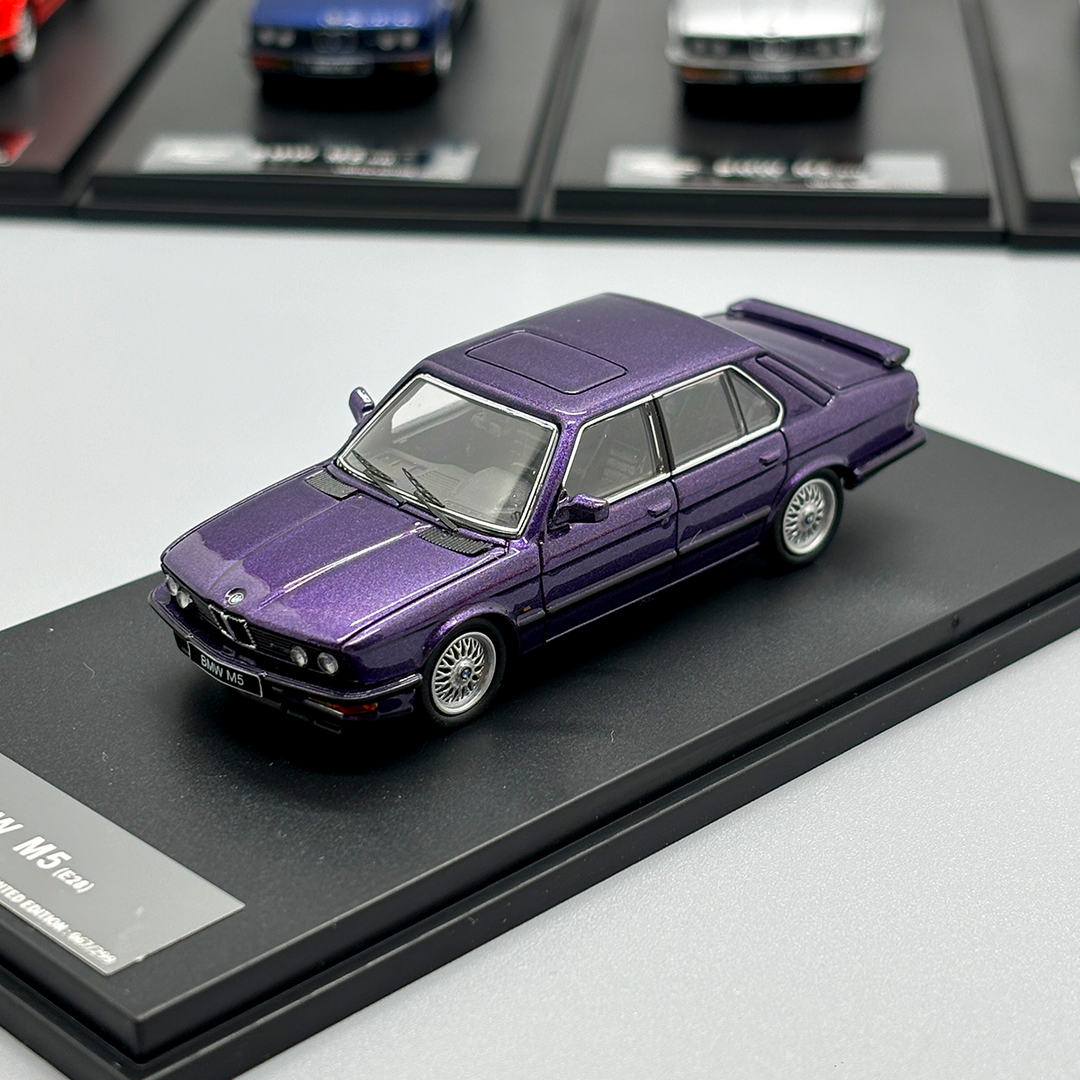 [Preorder] King Model 1:64 BMW M5 E28 (3 Colours)