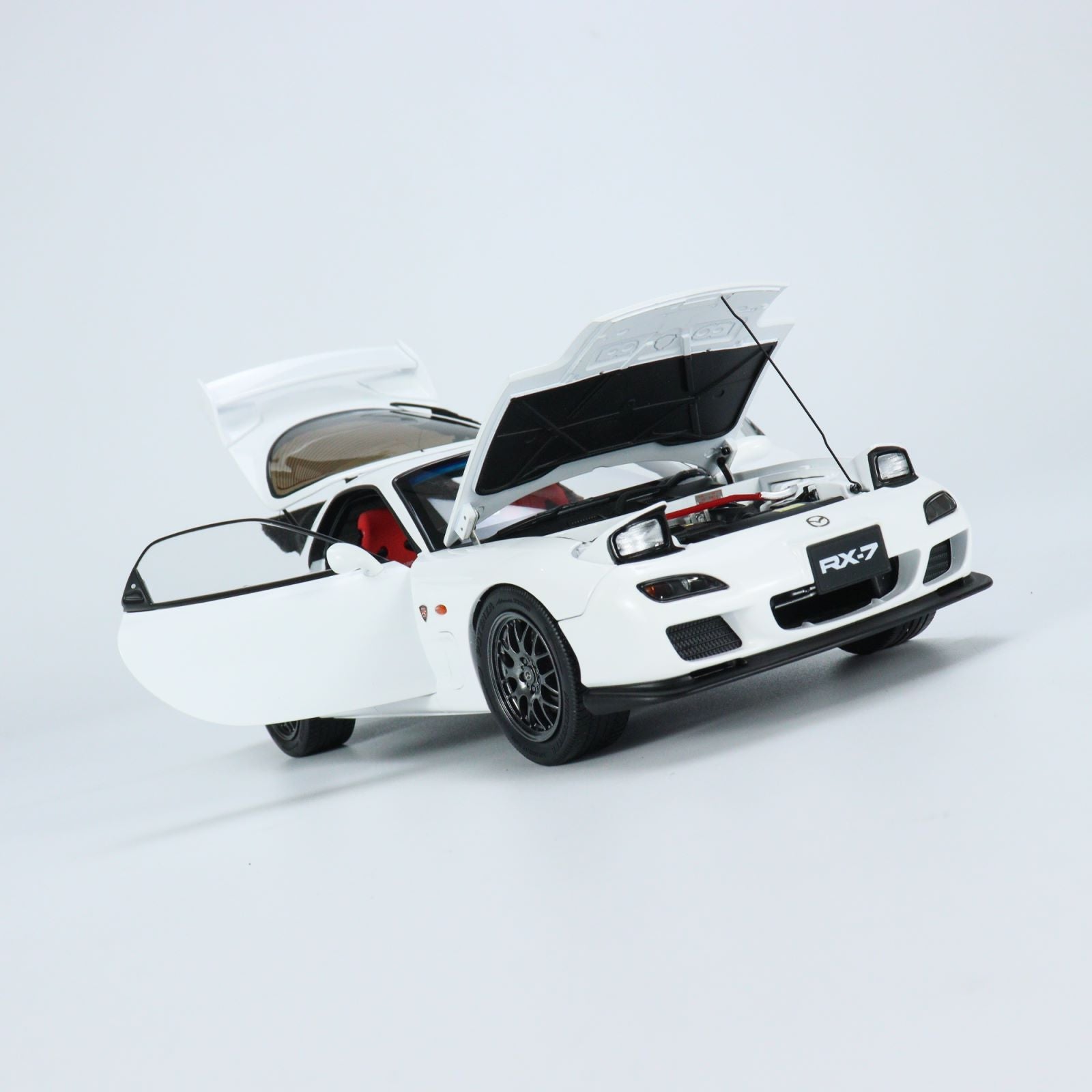 Polar Master 1:18 Mazda RX-7 Spirit R White Diecast Full Open