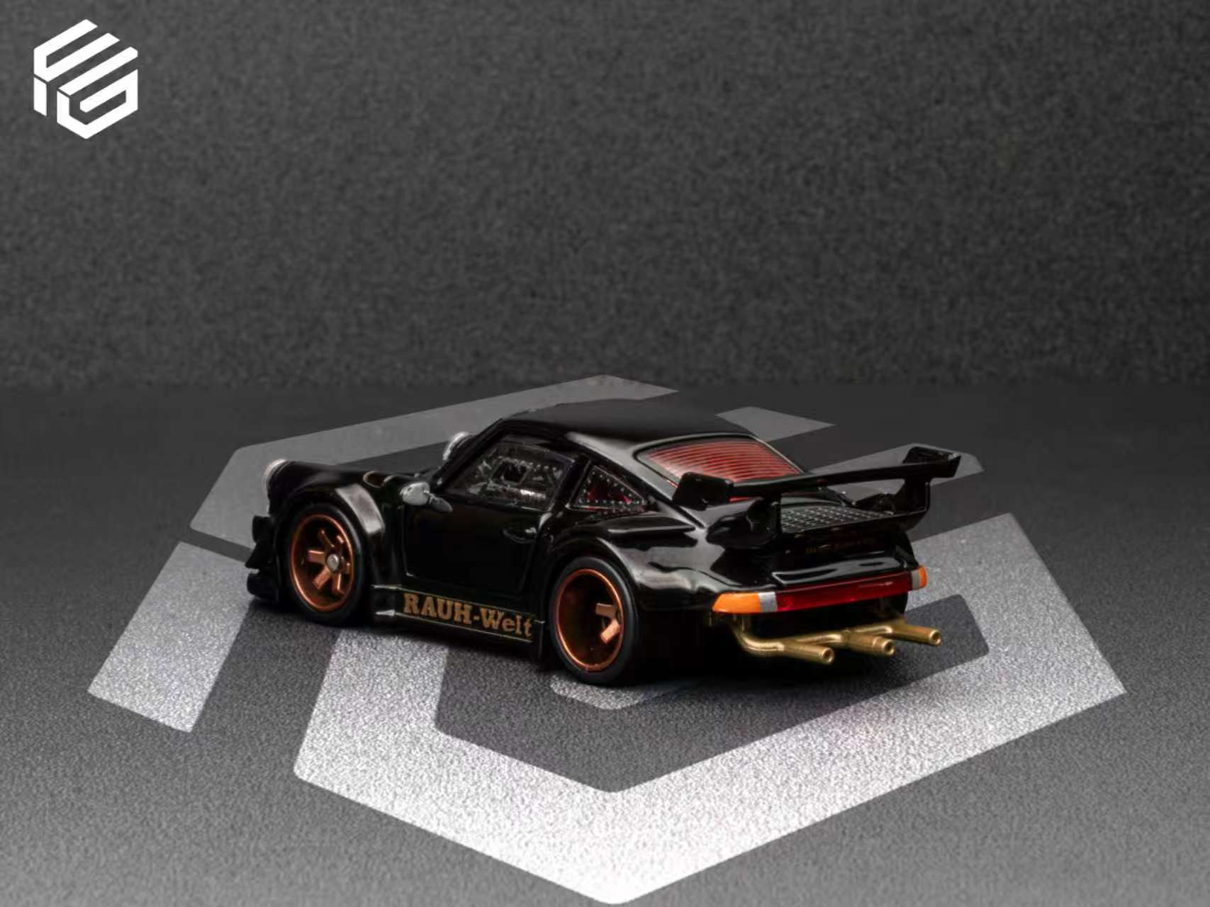 Preorder] FG 1:64 RWB 930 Black – Horizon Diecast