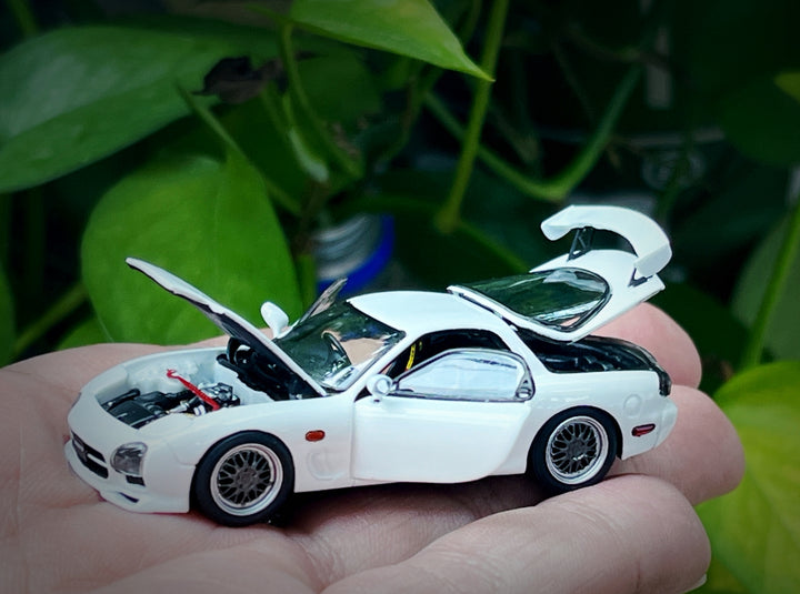 [Preorder] PGM 1:64 Mazda FD3S RX7 White Colour - Fully Opened Model (2 Versions)