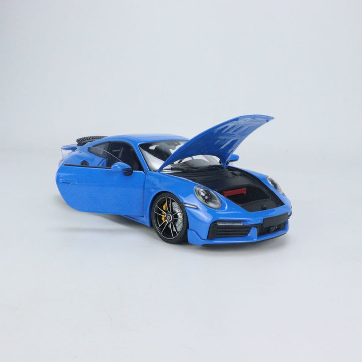 MINICHAMPS 1:18 Porsche 911 992 Turbo S (911 Turbo Sport) 113069172