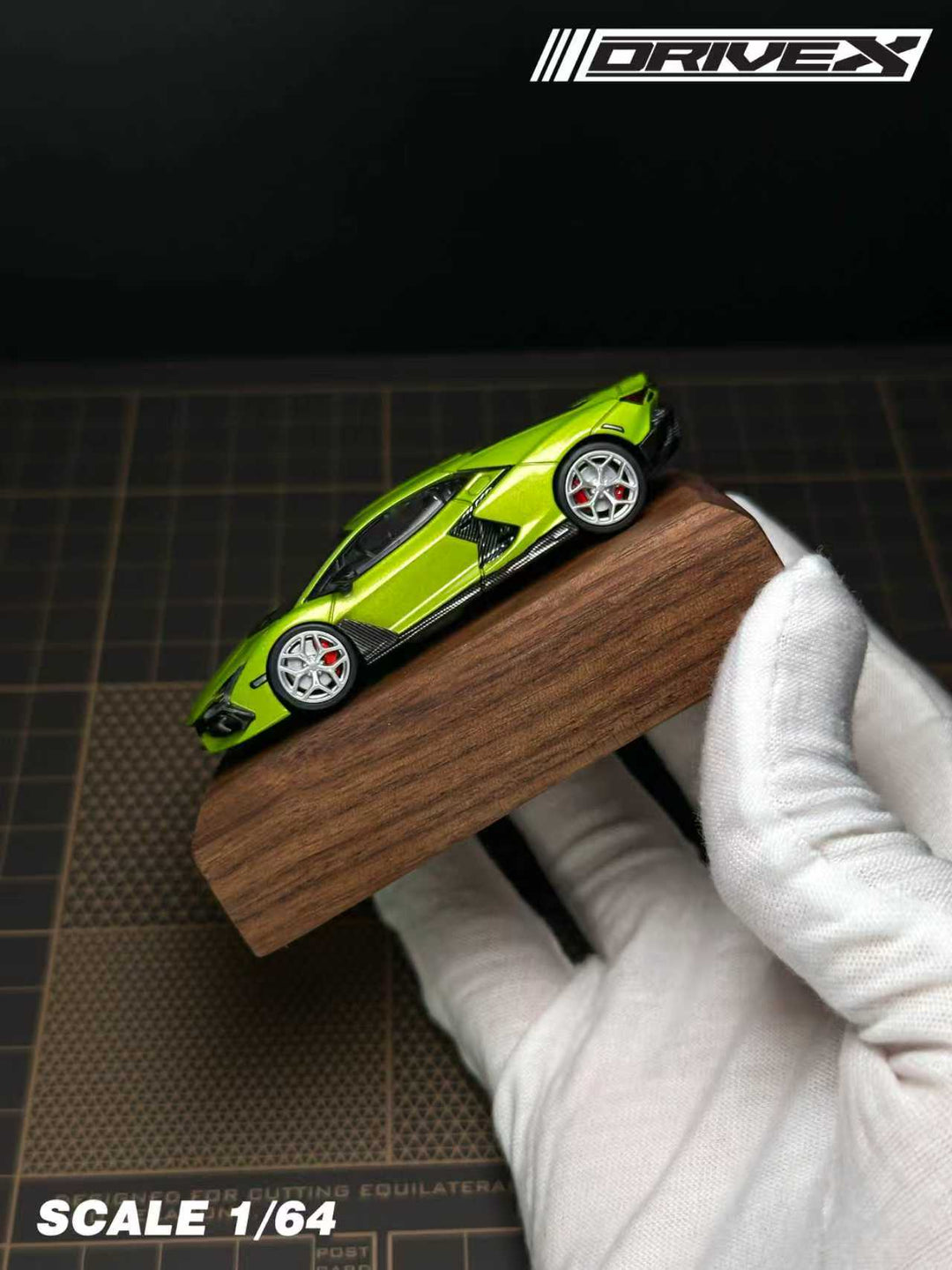 [Preorder] Drive X 1:64 Lamborghini Revuelto Hanging Card Board (7 Colours)