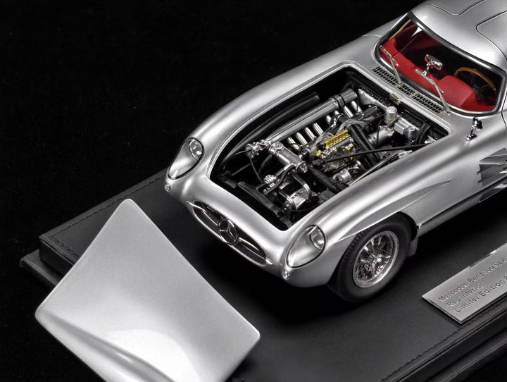 [Preorder] V8 Model 1:18 Mercedes Benz 300SLR (2 Colours)