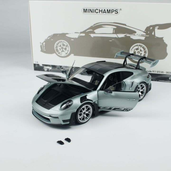 MINICHAMPS 1:18 PORSCHE 911 (992) GT3RS - 2023 - SILVER 110062044