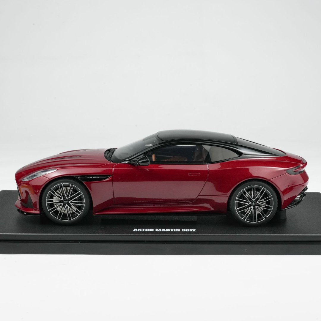 GT Spirit 1:18 ASTON MARTIN DB12 HYPER RED 2023 GT936