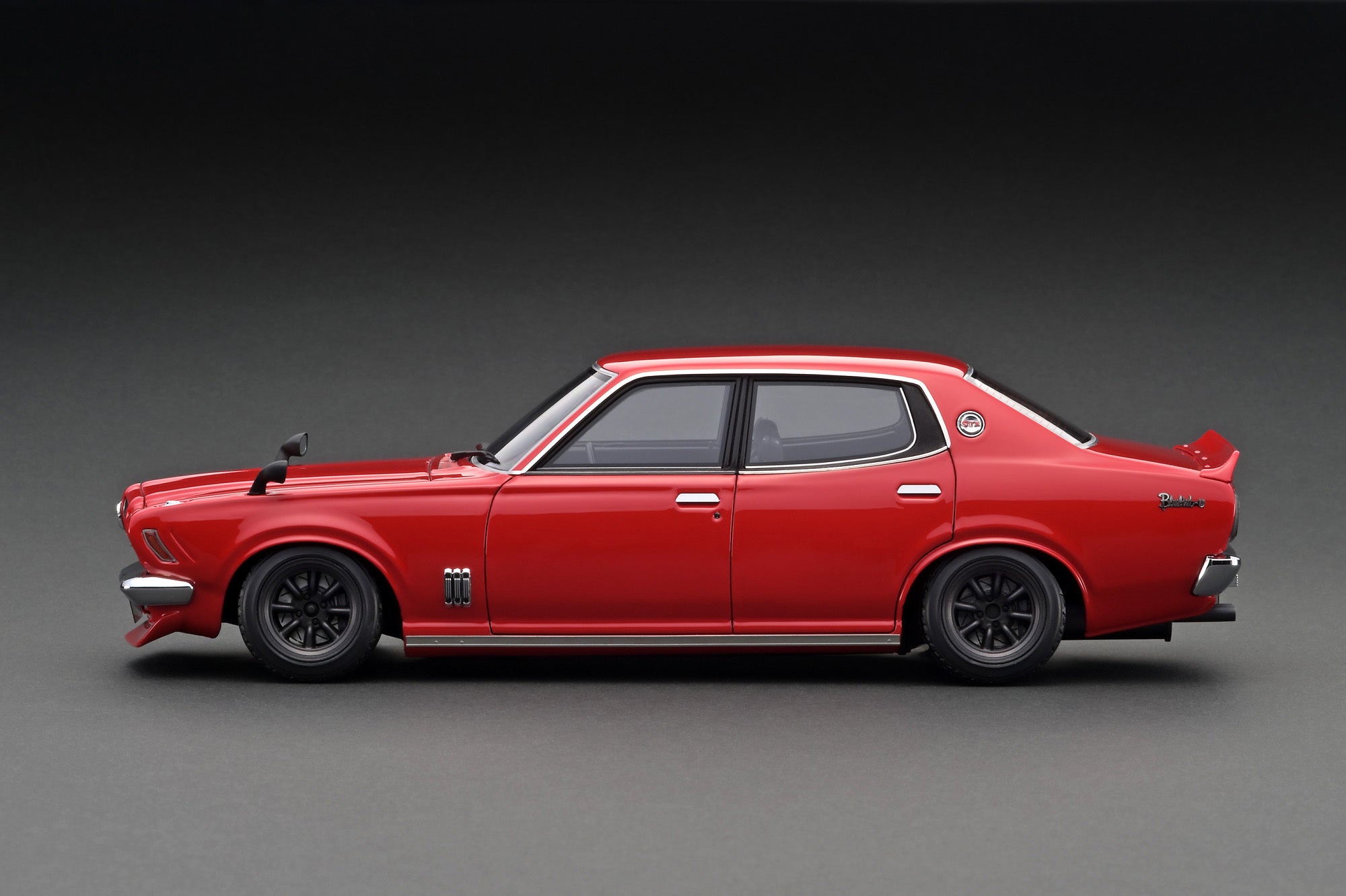 Ignition Model 1:18 Nissan Bluebird U 2000GTX (G610) Red IG3168