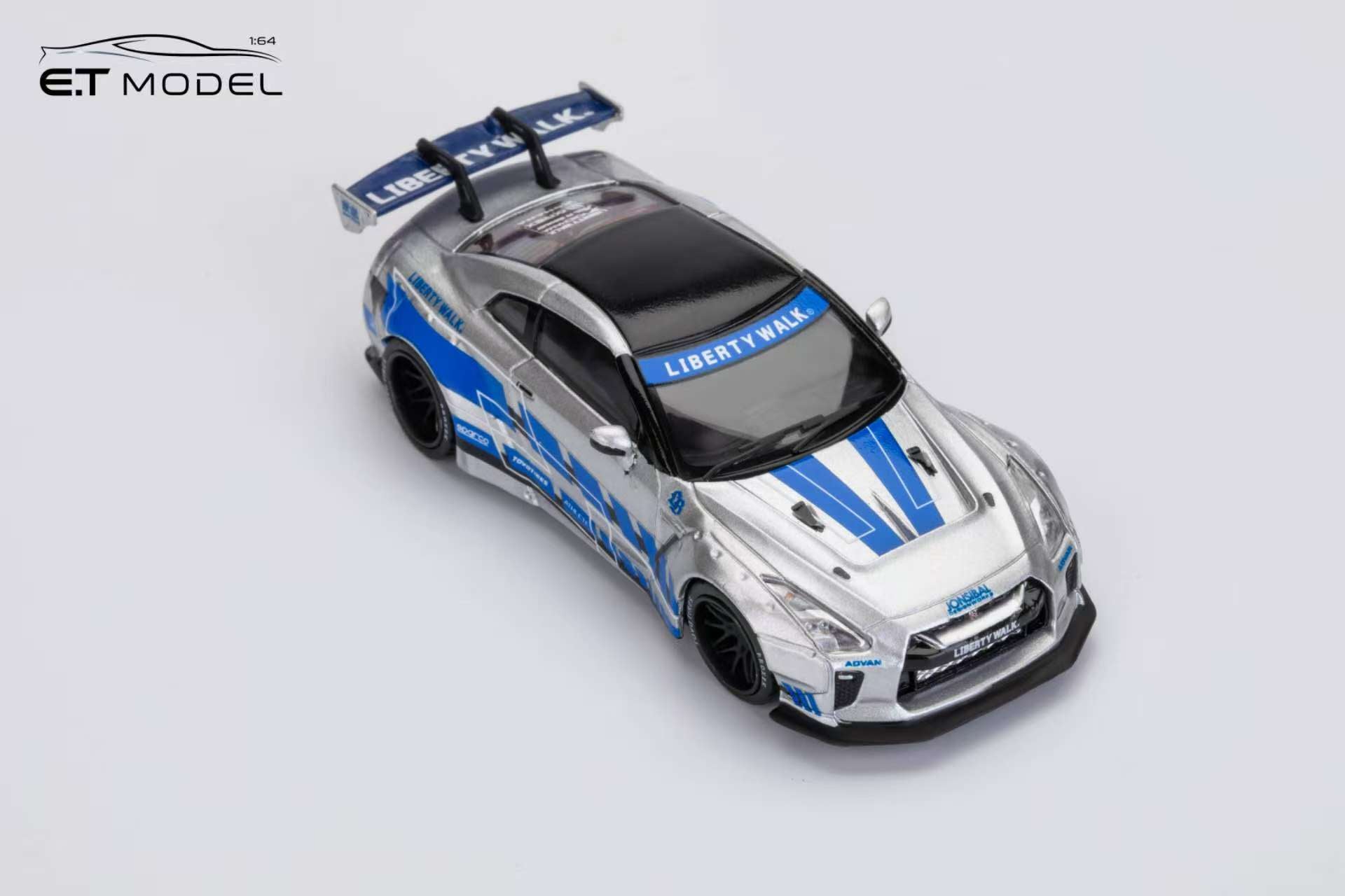 1/64 LB GT-R R35ワイドボディ(マジョーラ) 1/64 LB GT-R R35ワイドボディ(マジョーラ) - メルカリ