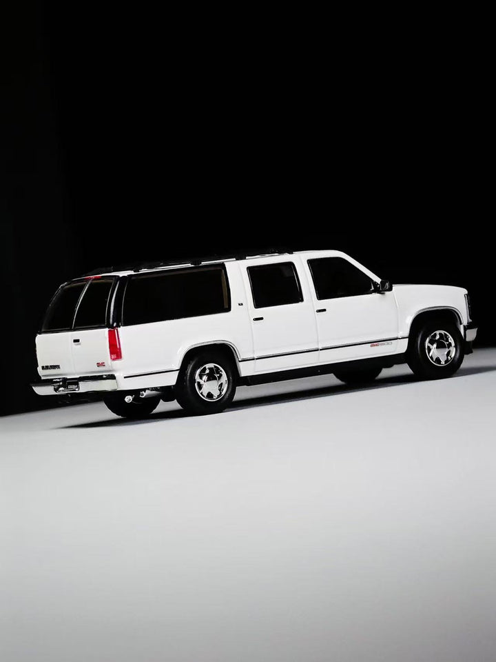 [Preorder] BLISS 1:64 Chevrolet Suburban Ivory White