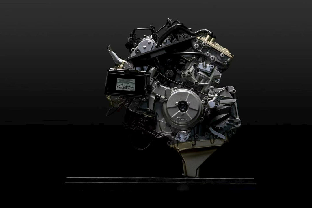 [Preorder] Pocher 1:4 HK124 Ducati Panigale - V2 Superquadro Engine Assembly Model Kit
