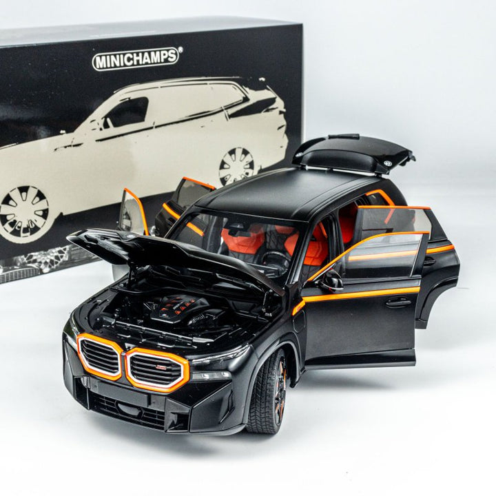 MINICHAMPS 1:18 BMW XM - 2023 - BLACK METALLIC 110023301